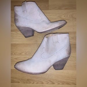 FRYE Reina bootie (Womens size 7)